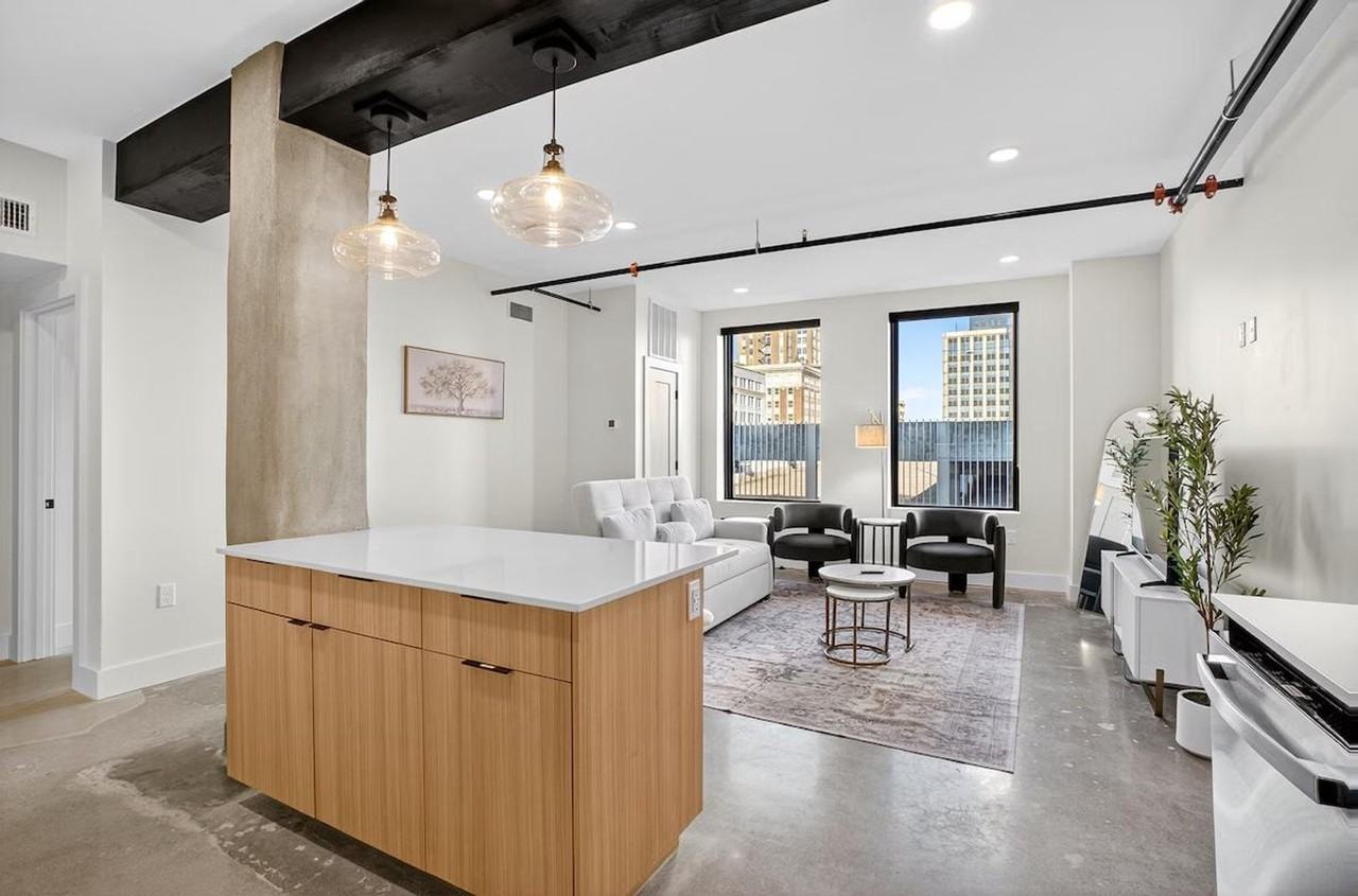 400 S Main St #1322466P - Photo 5 of 17