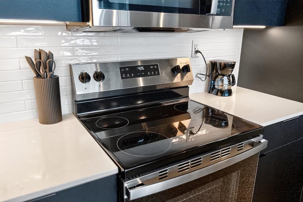 400 S Main St #1322466P - Photo 6 of 17