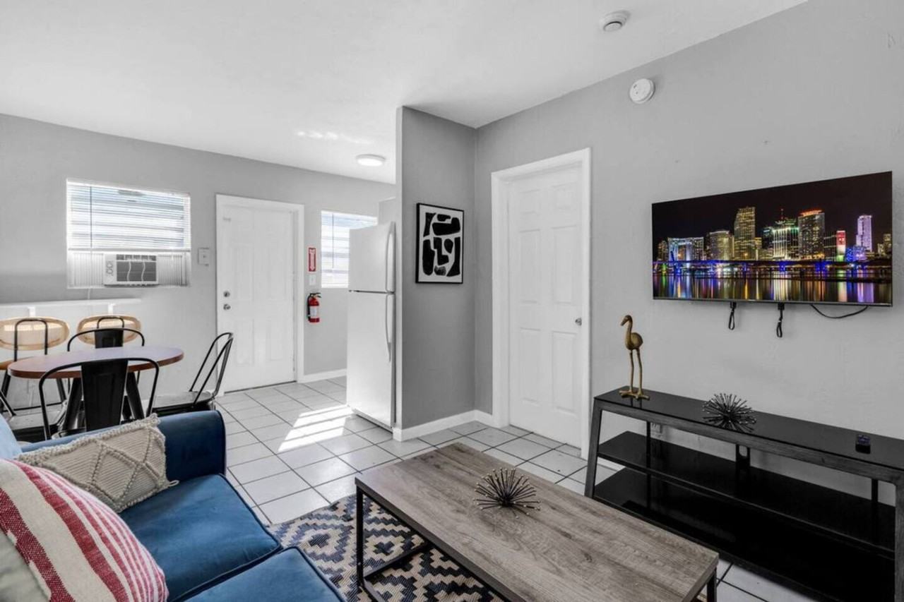 138 Sw 5th Ct #1354420P - Photo 7 of 17