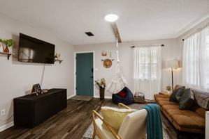 featured image of 2001 North 61st Avenue