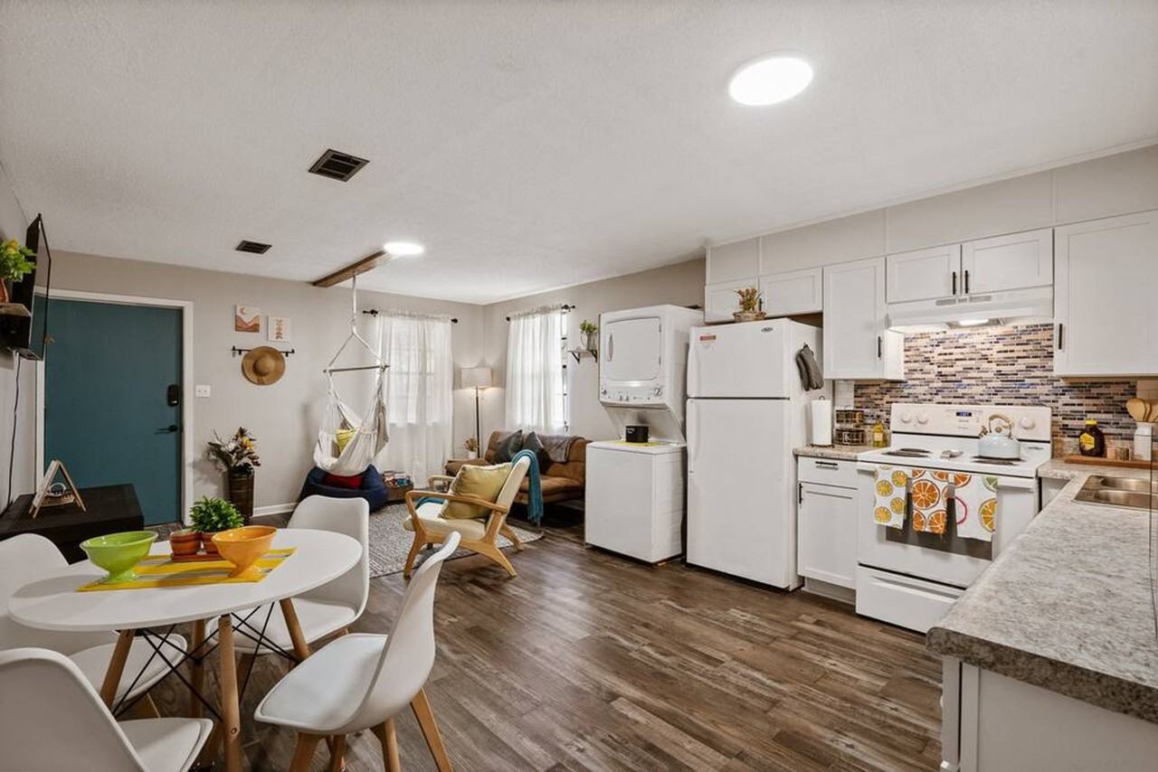 2001 North 61st Avenue - Photo 6 of 24