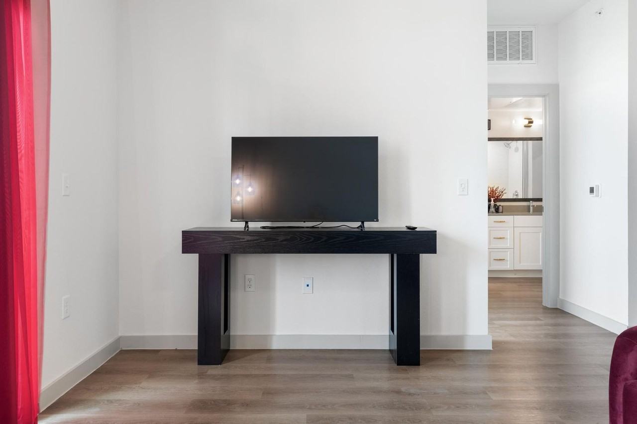 1301 Leah Avenue - Photo 4 of 50