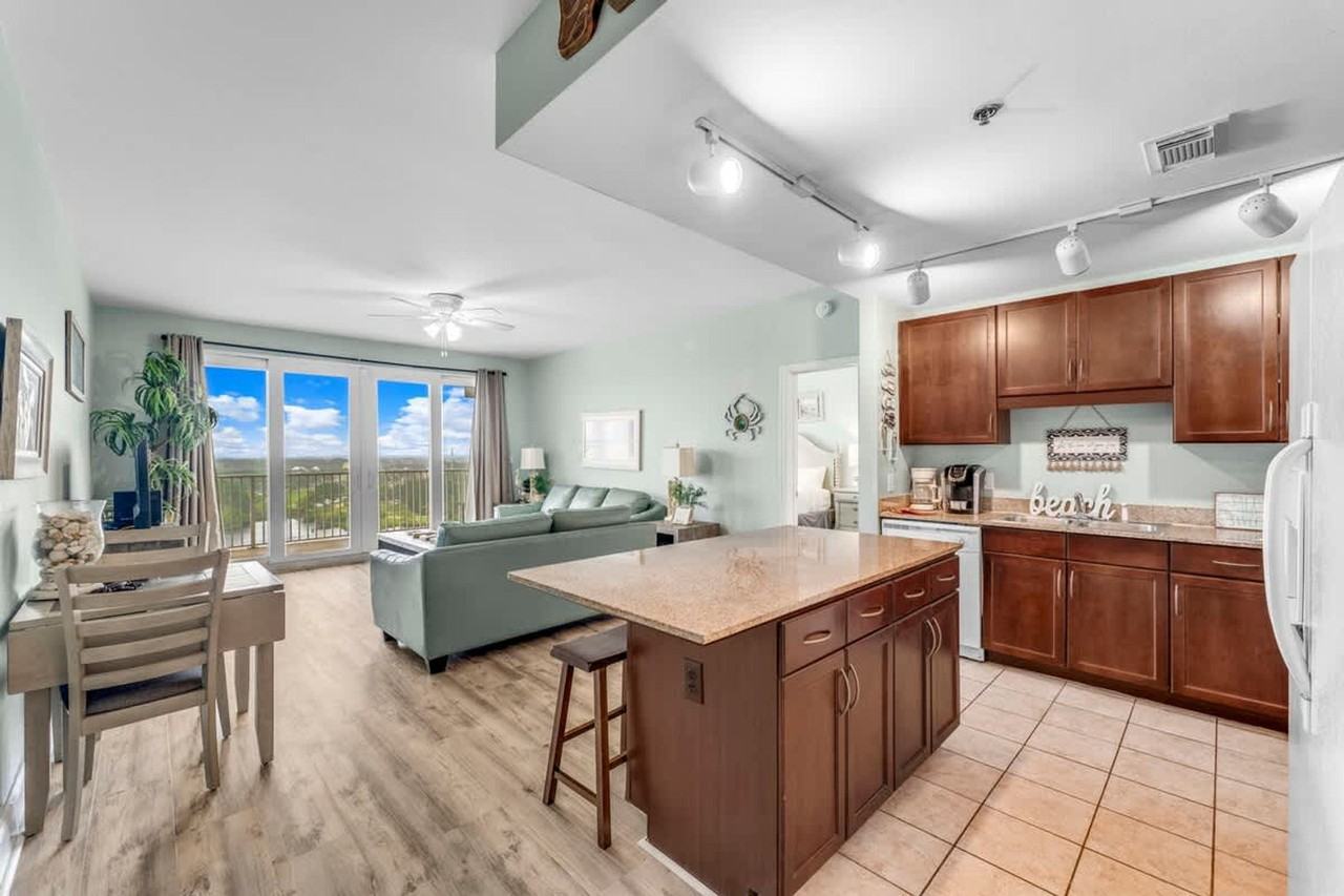 9902 S Thomas Dr #1354966P - Photo 2 of 34