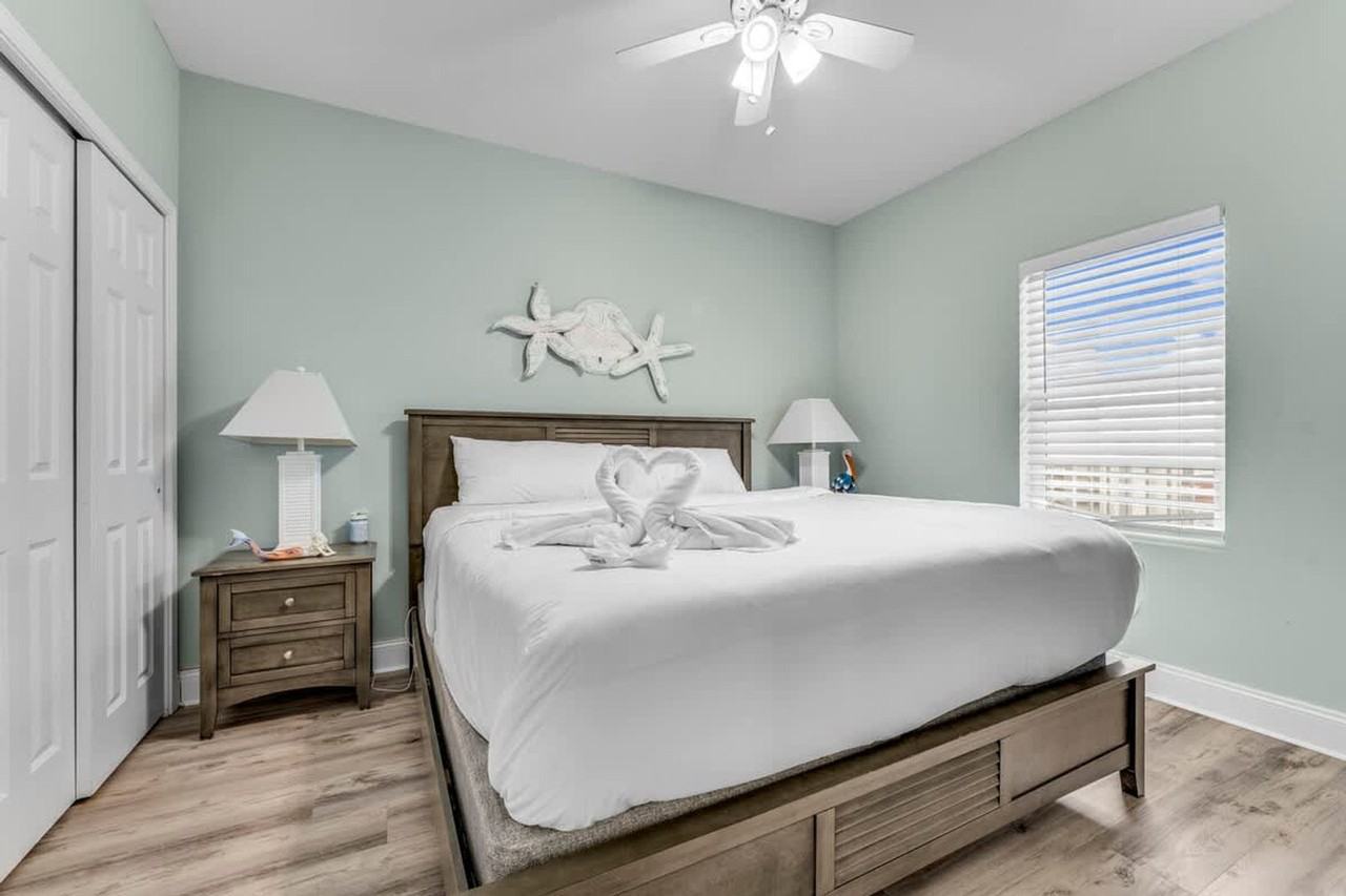 9902 S Thomas Dr #1354966P - Photo 7 of 34