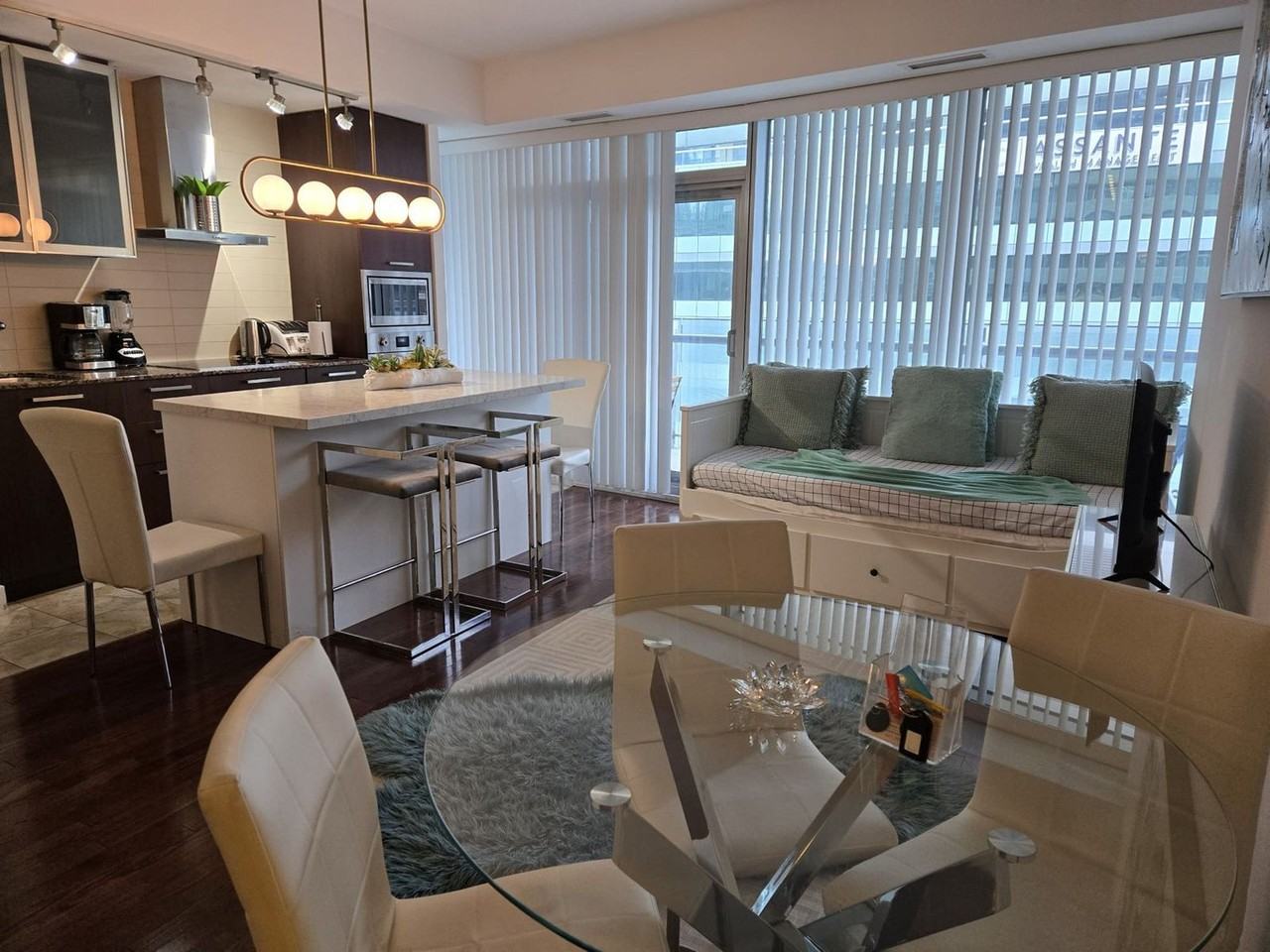 17 Charlotte St #1347725P - Photo 4 of 40