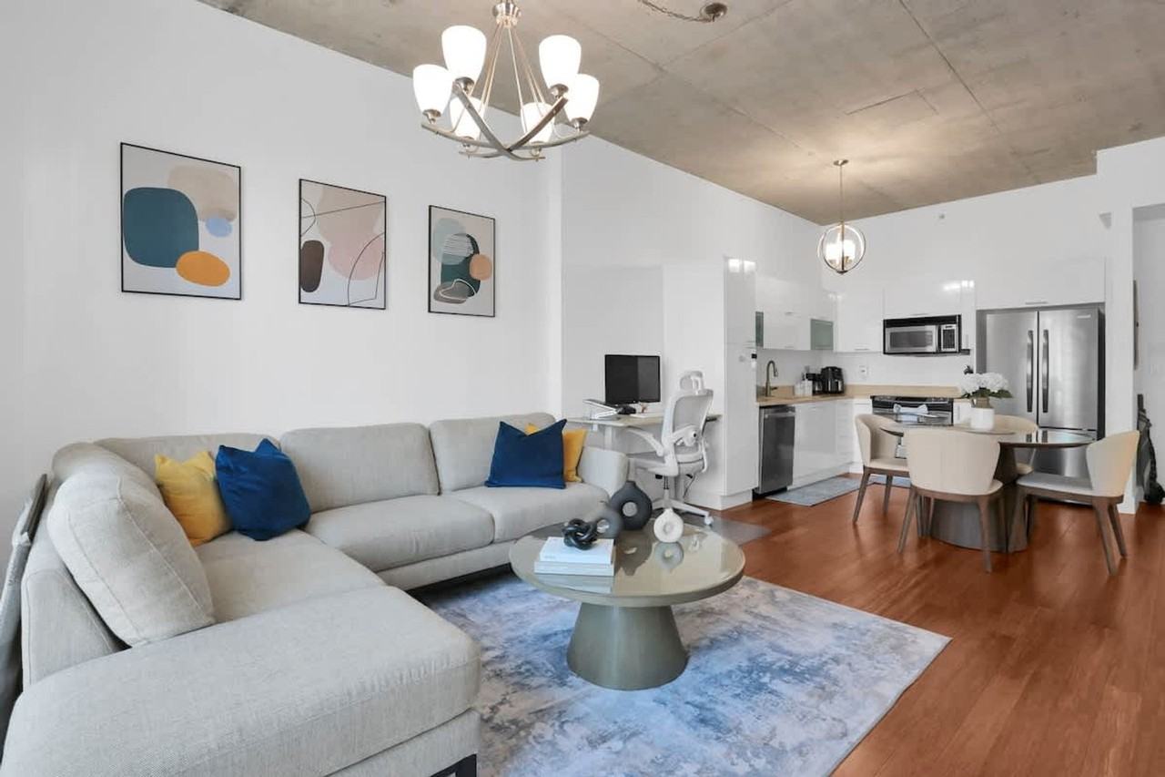 137 Ne 2nd Ave #1357349P - Photo 5 of 23