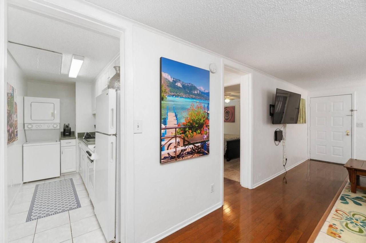 2490 Sw 14th Dr #1359099P - Photo 6 of 22