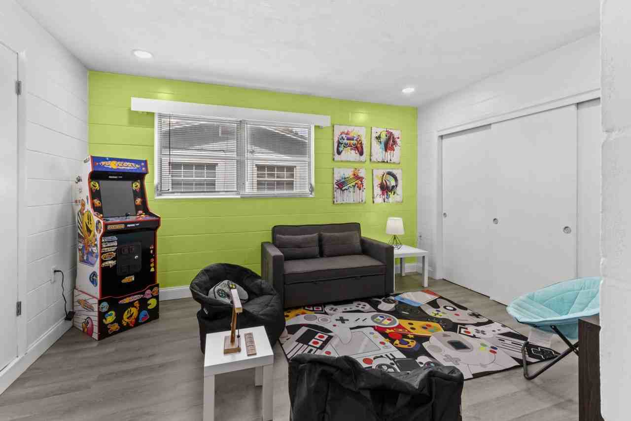 3204 Nw 10th St #1359128P - Photo 5 of 40