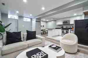 featured image of 3018 N Clybourn Ave