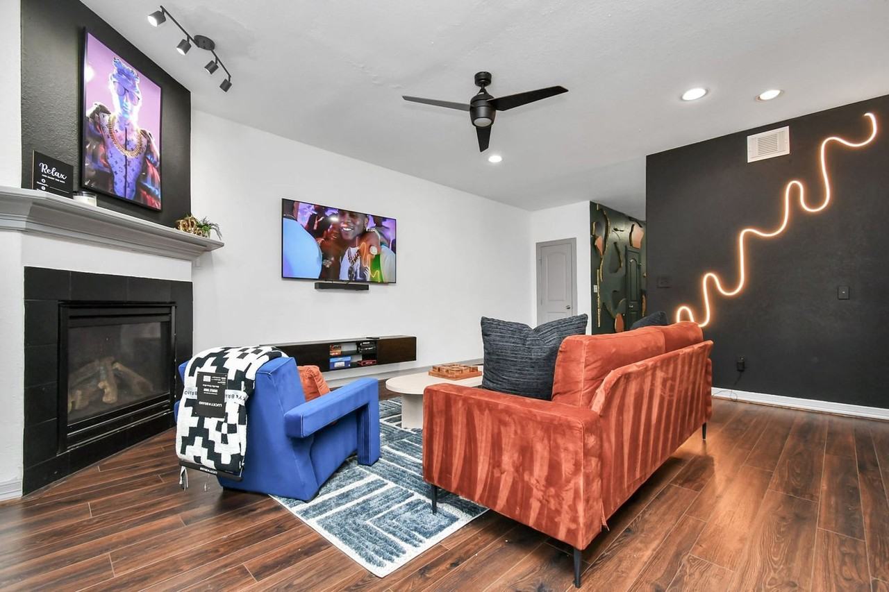 2905 Baer Street #1047953P - Photo 3 of 50