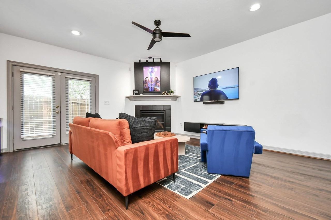 2905 Baer Street #1047953P - Photo 4 of 50