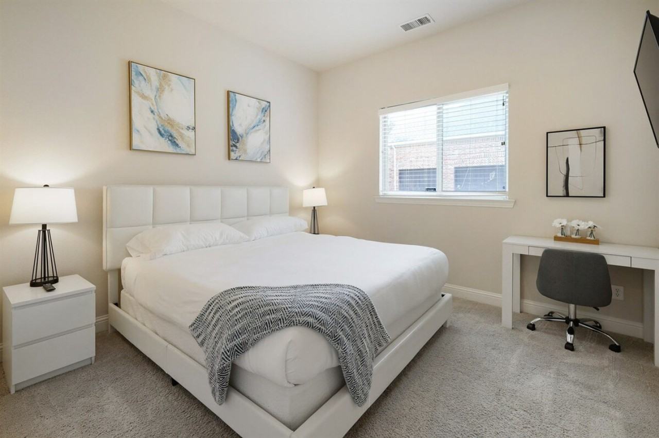 10835 Kingsford Ln #1363561P - Photo 2 of 49