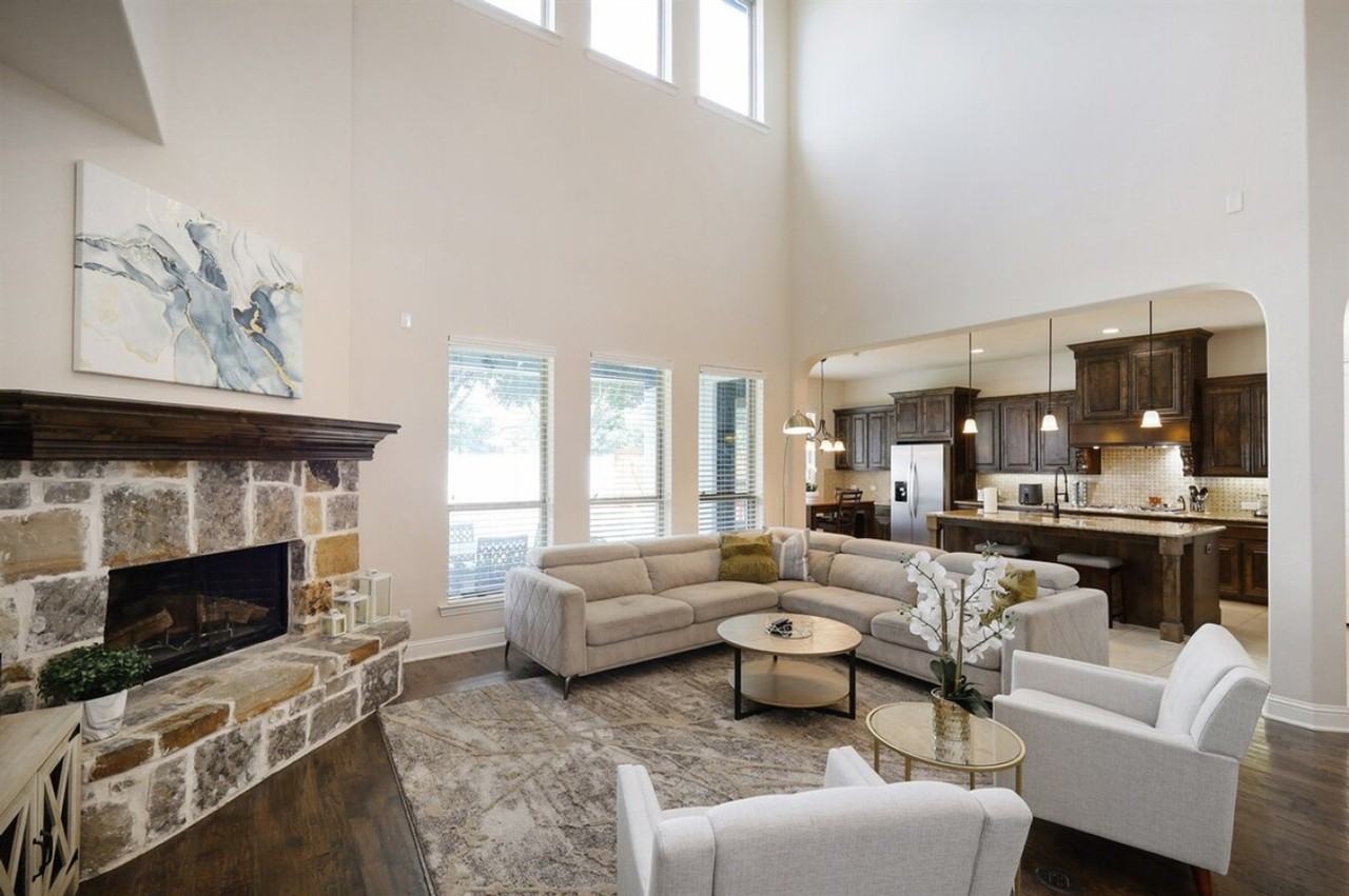 10835 Kingsford Ln #1363561P - Photo 3 of 49