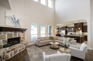 featured image of 10835 Kingsford Ln