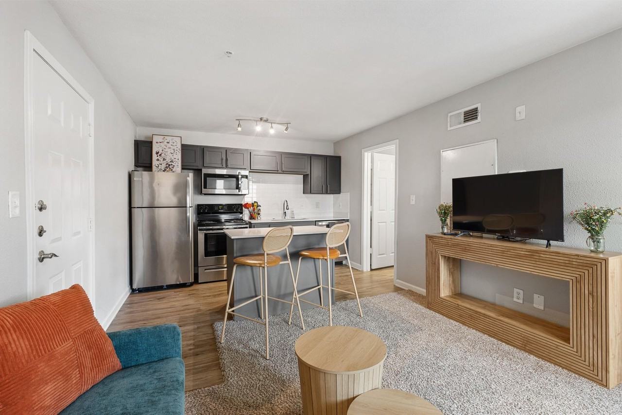 8054 Exchange Dr #1364167P - Photo 5 of 30