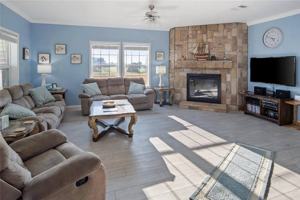 featured image of 975 Dolly Street