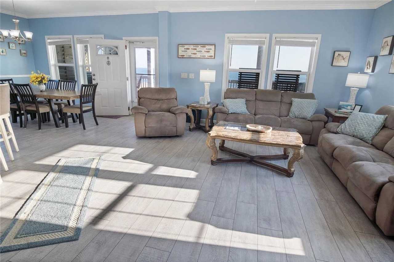 975 Dolly St #1364178P - Photo 5 of 35