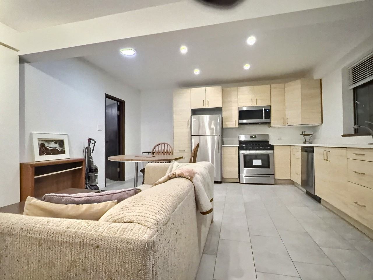 1177 Ridley Dr - Photo 3 of 7