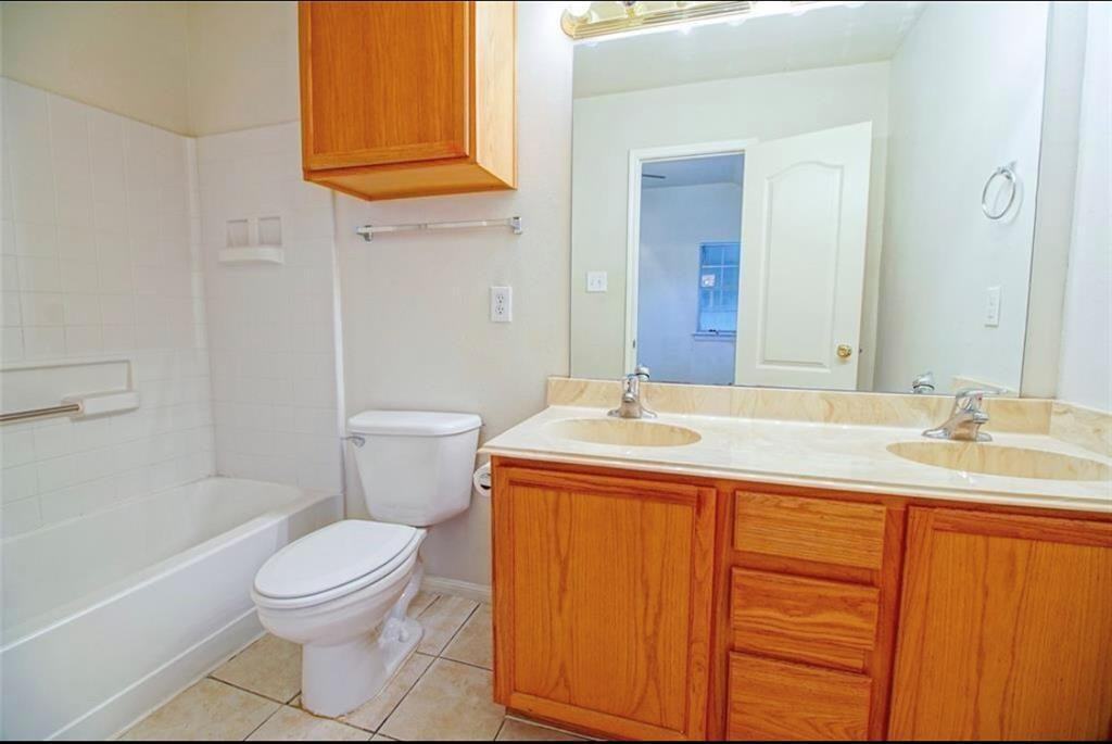 1201 Lovett St #1201 - Photo 4 of 31