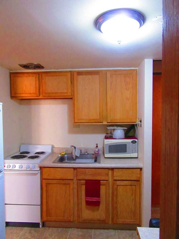 1309 Spring St - Photo 4 of 31