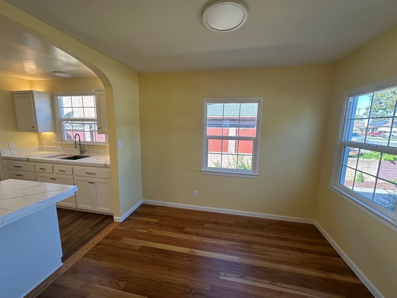 820 E Cypress St - Photo 6 of 25