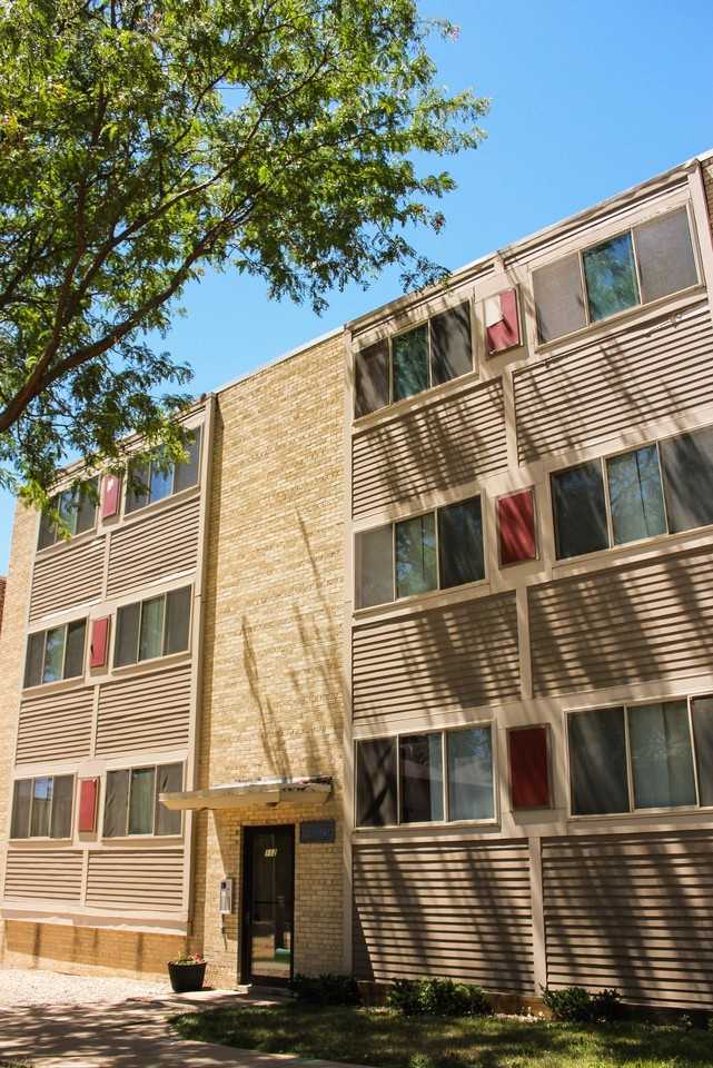 112 N Orchard St - Photo 2 of 11