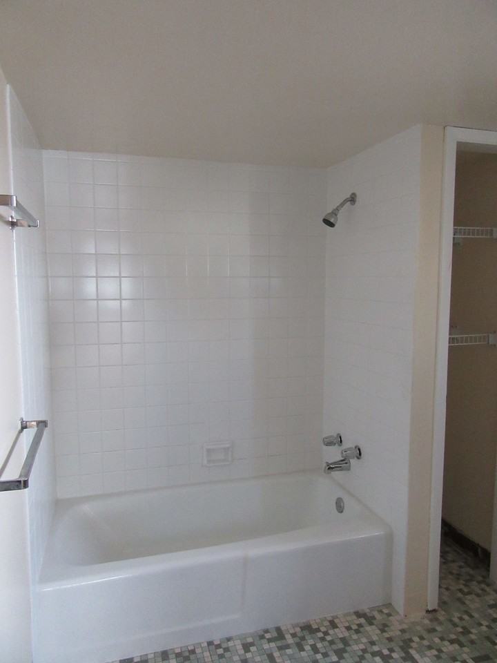 1314 Spring St - Photo 3 of 22