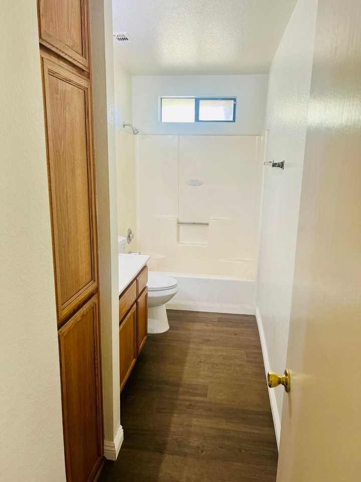 10339 Lincoln Avenue - Photo 5 of 9