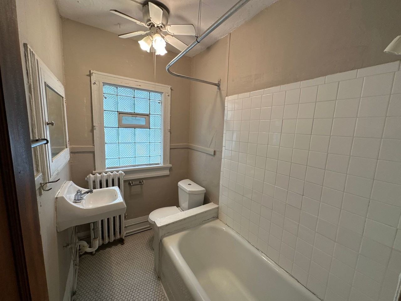 Waldeck Ave 2196-2200 WR - Photo 6 of 18