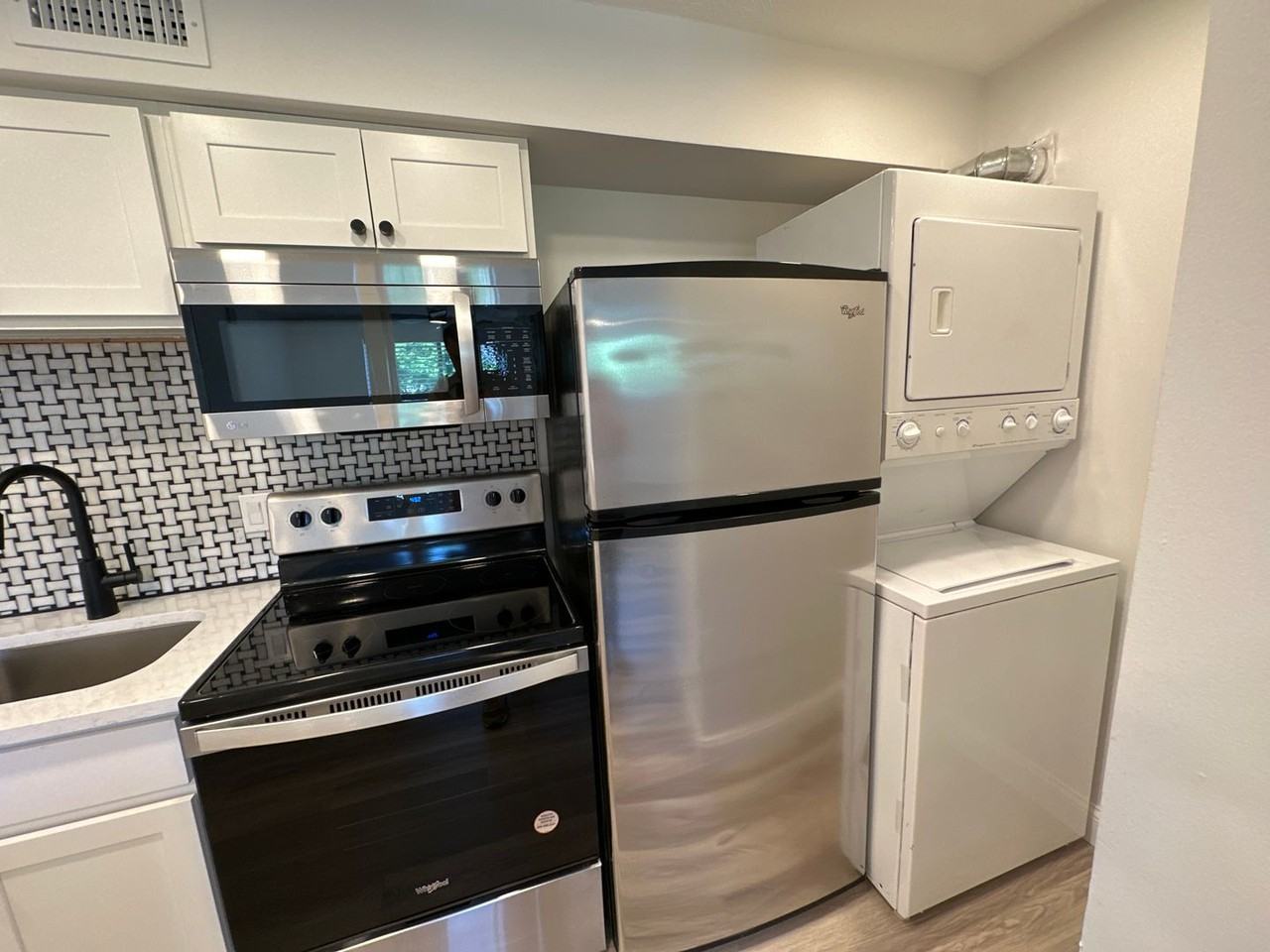 Summit St 1677-1683 TPP - Photo 5 of 50