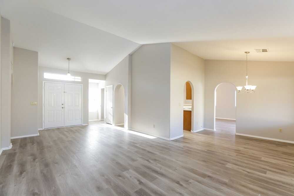 7586 W Montebello Ave - Photo 5 of 17