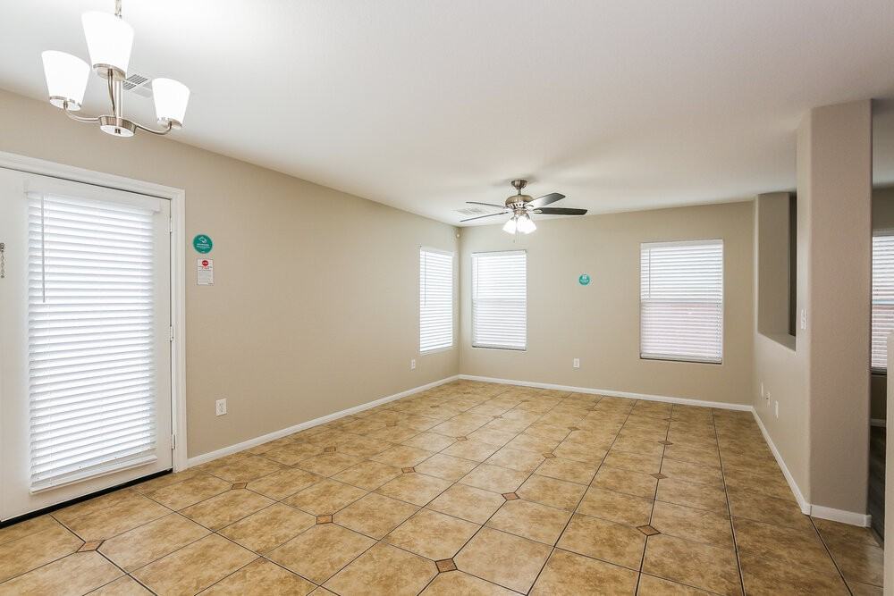 2325 Cockatiel Dr - Photo 5 of 17
