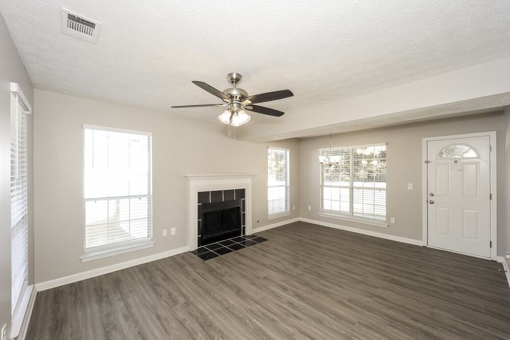 7196 Williamsburg Dr - Photo 4 of 17