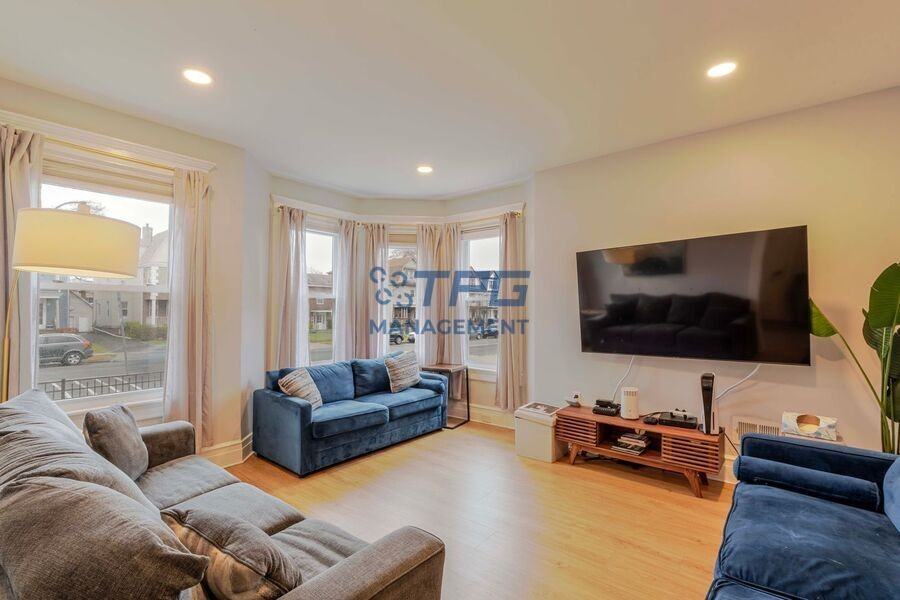 211 Park Ave - Photo 3 of 19