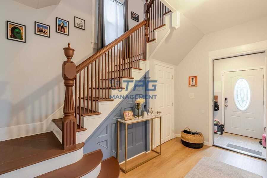 211 Park Ave - Photo 4 of 19