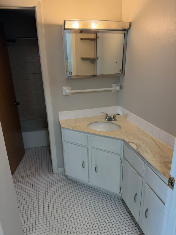 18 Walnut Street - Photo 7 of 8