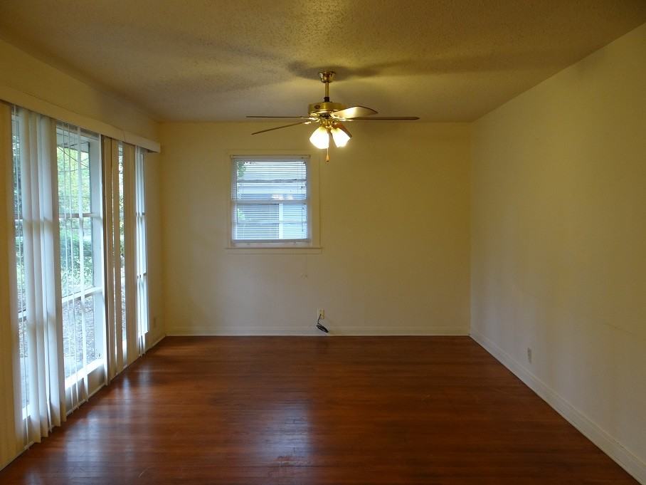 5460 Landry Ln - Photo 3 of 11