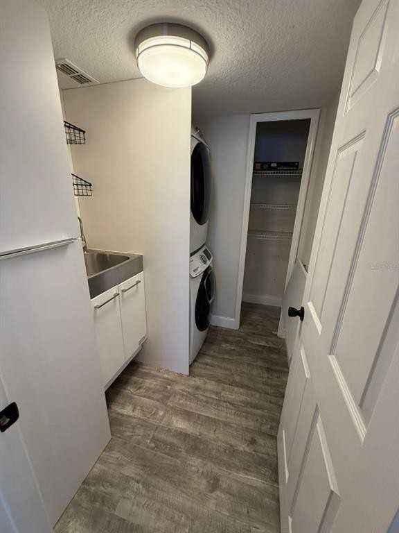 7727 Glynde Hill Dr #7727 - Photo 3 of 28