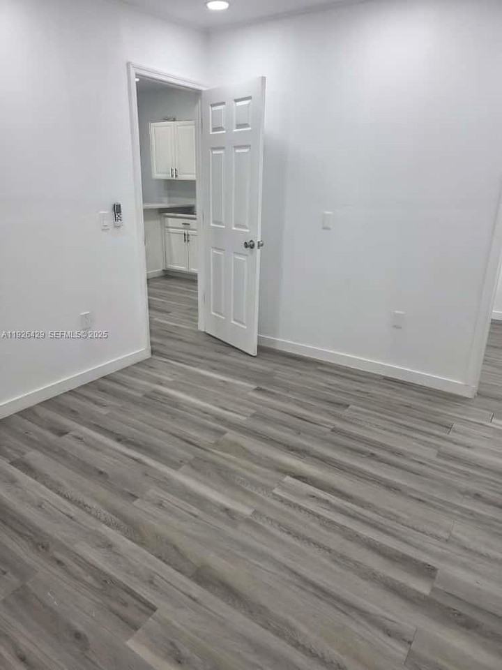 23 Miami Gardens Rd #23-3