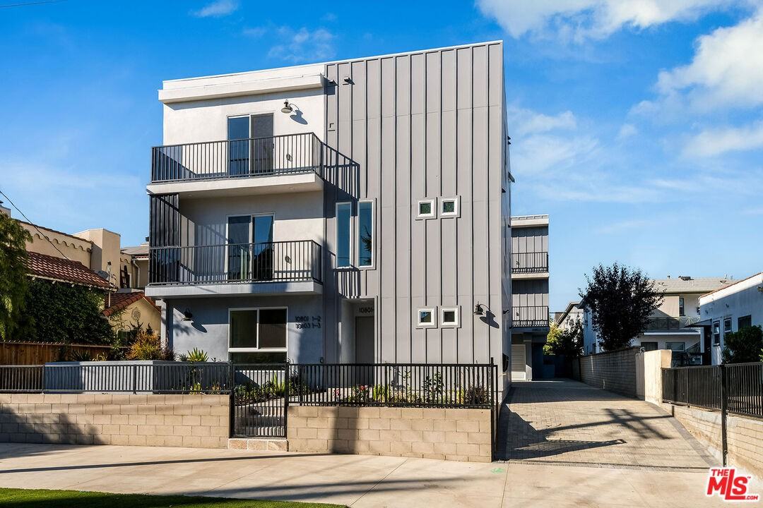 10803 Kling Street #10803