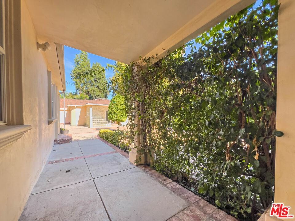 15426 Camarillo Street #15426 - Photo 2 of 20