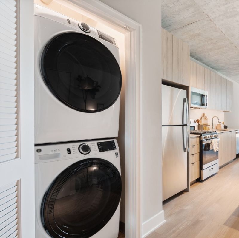 352 S Aberdeen St - Photo 6 of 13