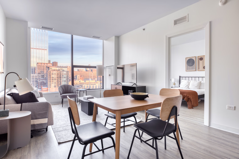 413 S Halsted St - Photo 2 of 18