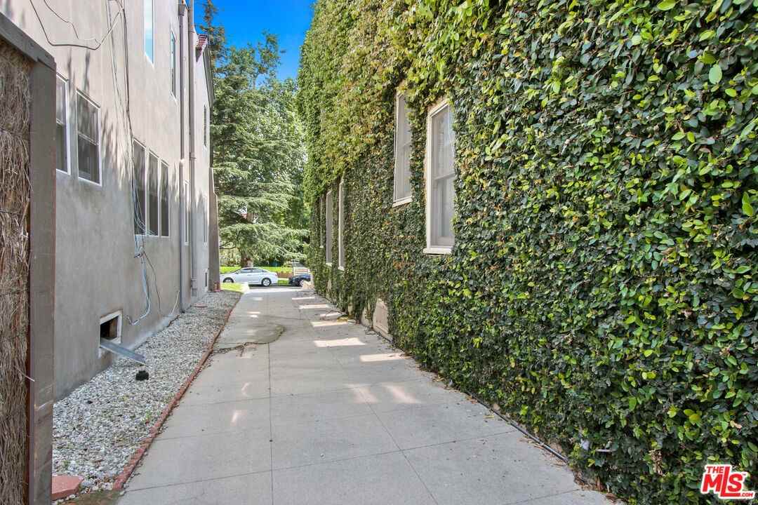 619 North Plymouth Boulevard #619-619 - Photo 3 of 15