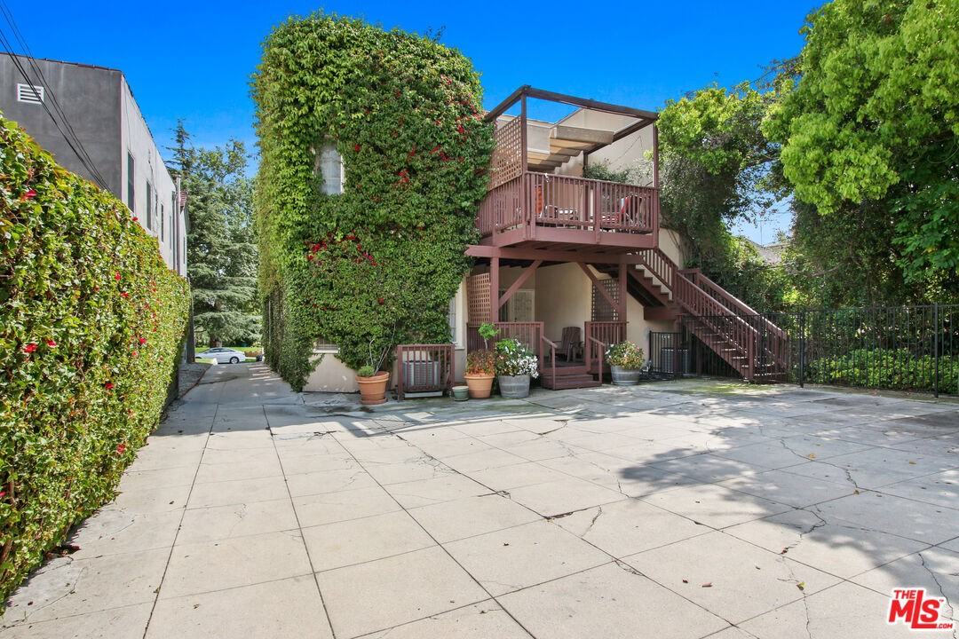 619 North Plymouth Boulevard #619-619 - Photo 4 of 15