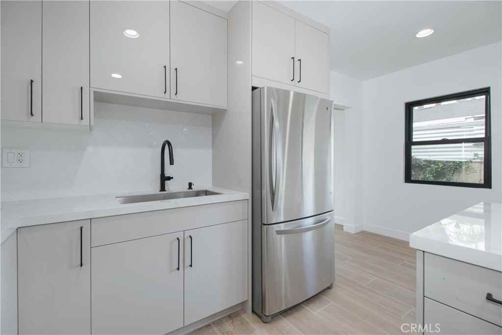 8143 Hazeltine Avenue #8143 - Photo 5 of 13