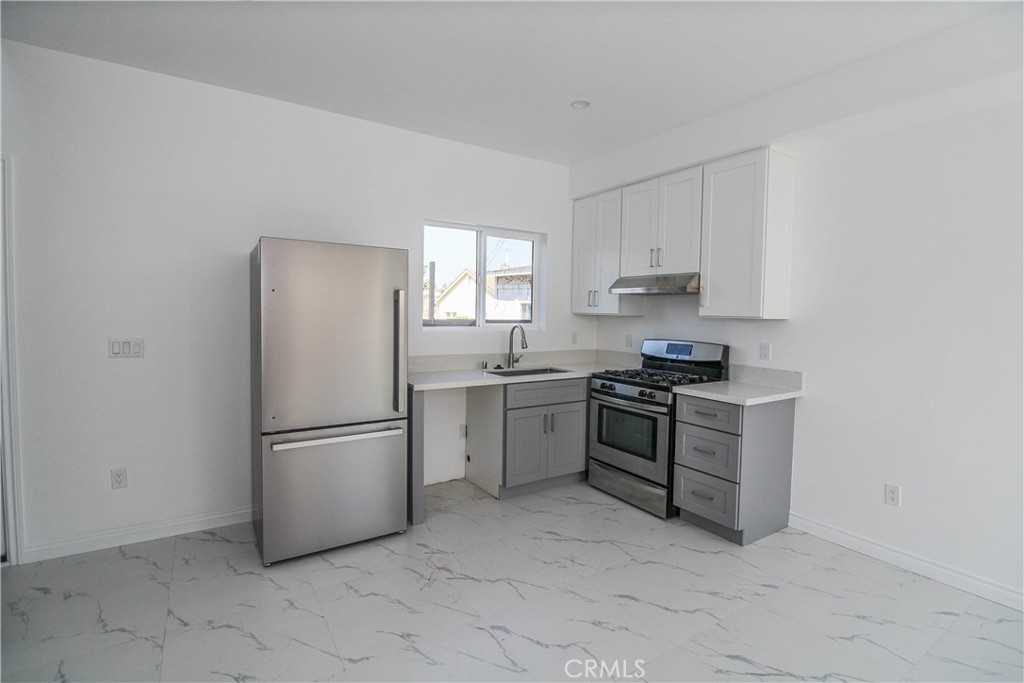 1721 Olympus Avenue #1721B - Photo 7 of 15