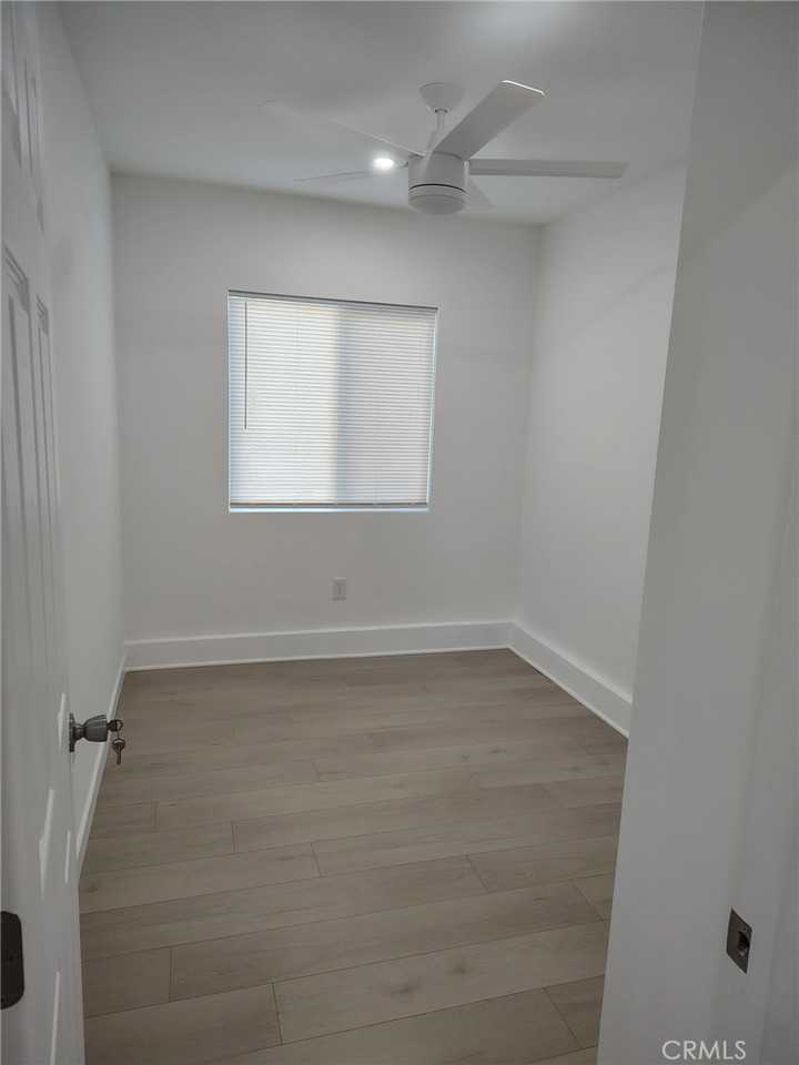 1822 W 41st St #1822 - Photo 5 of 7