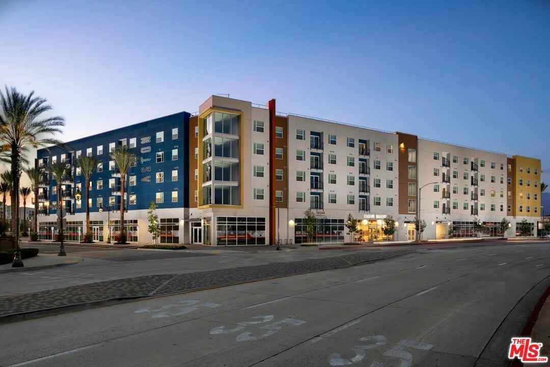 10568 Promenade Gateway #10568-402 - Photo 6 of 32