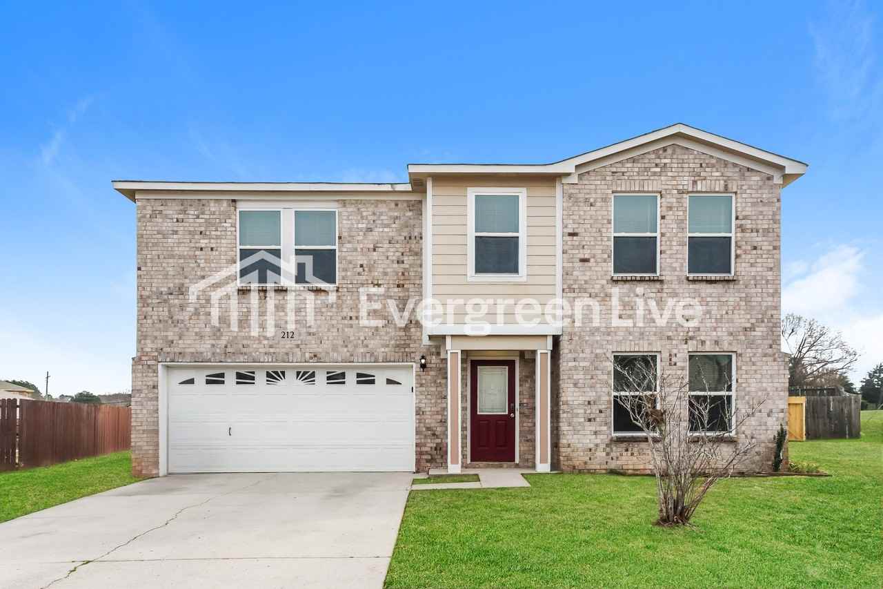 212 Sagebrook Dr - Photo 2 of 16